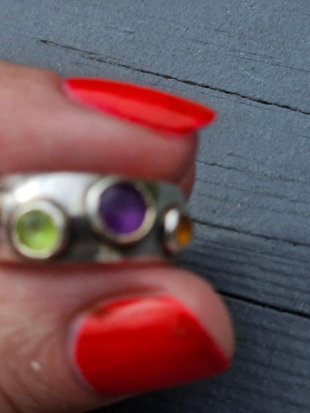 Beautiful Silver Band with Amethyst - Picture 5 of 12